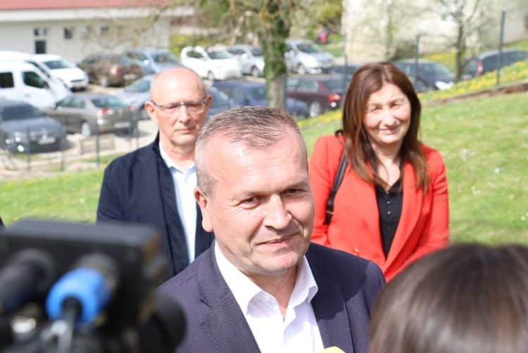 Mirna kampanja i pobjeda na izborima. To je ono što očekuju političari sa sjevera