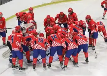 Hrvatski hokejaši u odlučujućem dvoboju Svjetskog prvenstva pobijedili Srbiju i ušli u viši rang