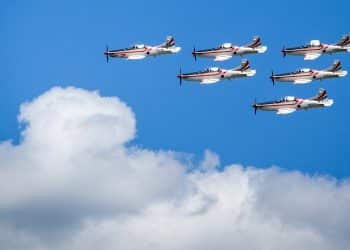 Akrobatske skupine Krila Oluje i Red Arrows izvest će u utorak formacijski let iznad Zadarske županije