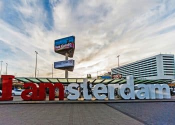 Amsterdam cilja na manje turista – planira smanjiti broj pristiglih kruzera