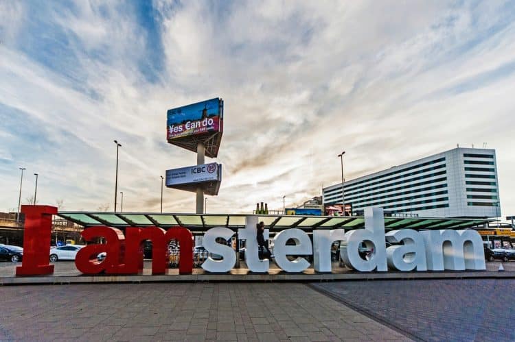 Amsterdam cilja na manje turista – planira smanjiti broj pristiglih kruzera