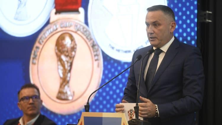 HNS s Kustićem u Bangkoku na 74. Kongresu FIFA-e