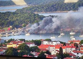 Veliki požar u marini Medulin: Izgorjela 22 plovila