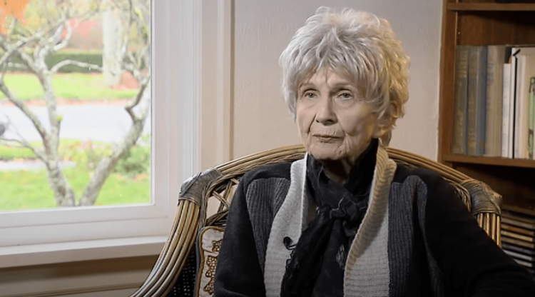 Preminula Alice Munro, nobelovka i kanadska majstorica kratke priče