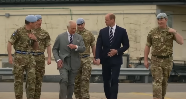 Princ William preuzima visoku vojnu titulu od oca kralja Karla