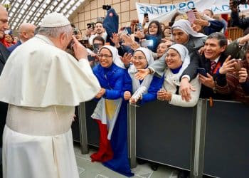 Papa nostalgičan za vremenima kada je putovao među ljudima