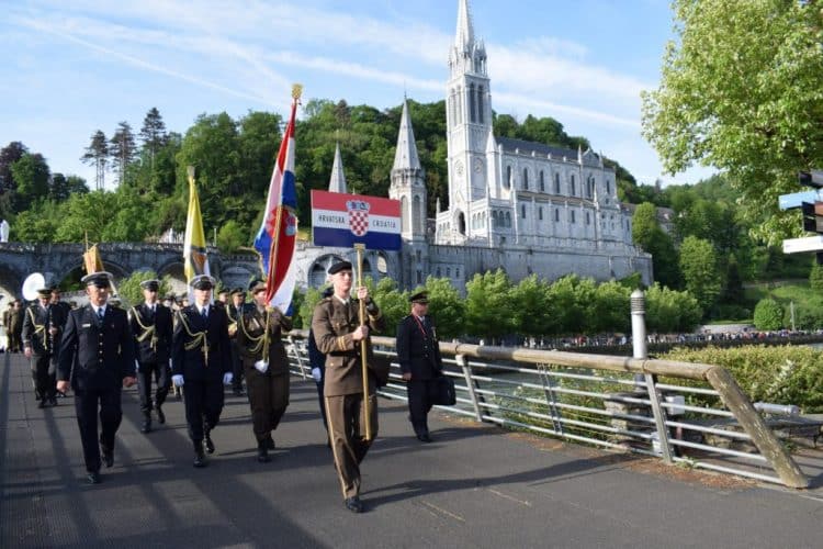 Hrvatska vojska, policija i branitelji na hodočašću u Lourdesu i kako je sve počelo
