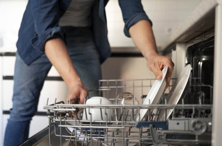 Radi neispravne perilice posuđa evakuirana publika koncerta u Hamburgu