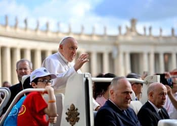 Papa Franjo ponovo upotrijebio riječ ‘frociaggine’ za LGBT zajednicu