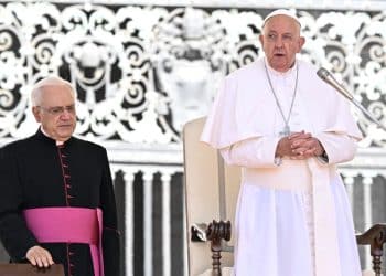 Papa: Svećenici trebaju govoriti najviše 8 minuta kako vjernici ne bi zaspali