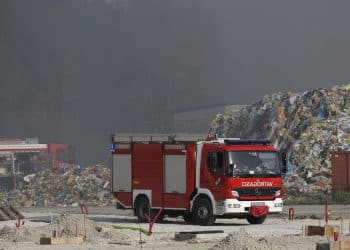 Požar u EKO FLOR-u u Zaprešiću: Veći dio ugašen, zrak siguran unatoč smradu