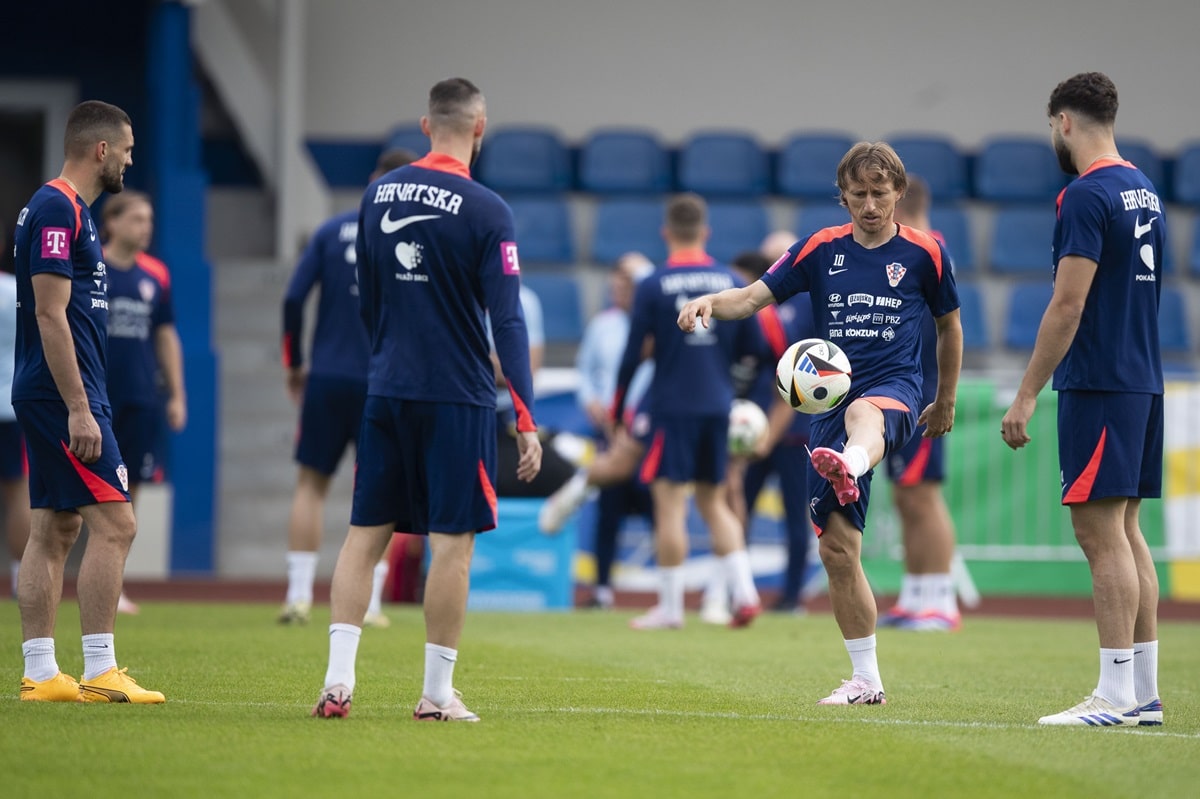 Trening u punom sastavu: Nakon dana odmora ‘Vatreni’ krenuli u ‘akciju Italija’ Trening u punom sastavu: Nakon dana odmora ‘Vatreni’ krenuli u ‘akciju Italija’