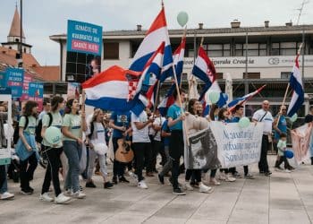 ‘Glas rođenih za život nerođenih’ u Zadru – ‘Hod za život, obitelj i Hrvatsku’