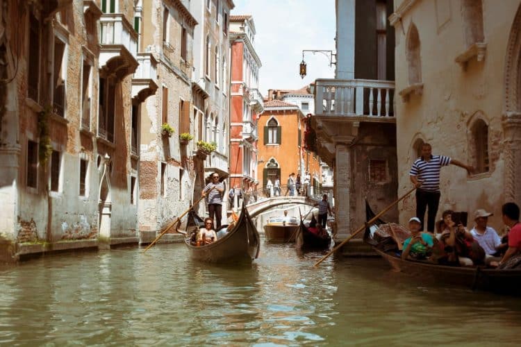 Venecija uvodi još stroža pravila za turističke grupe i vodiče