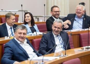 Pupovčev izbor poremetio mir u Saboru