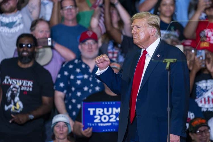 U četvrtak najavljeno veliko sučeljavanje Bidena i Trumpa