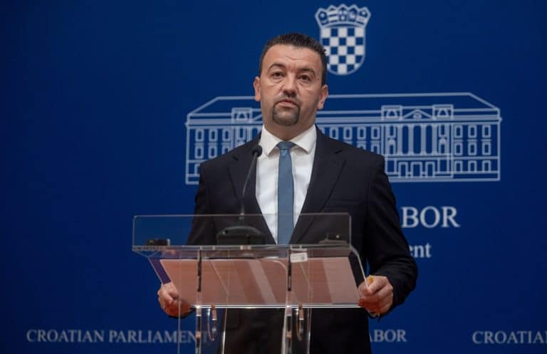 Pavliček: Dosta je terora glasne manjine nad šutljivom većinom!