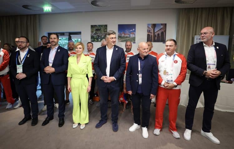 Premijer Plenković otvorio Hrvatsku kuću u Parizu