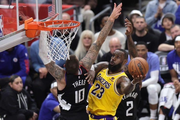 LeBron James ostaje s Lakersima, sljedeće sezone pridružit će mu se i sin Bronny!