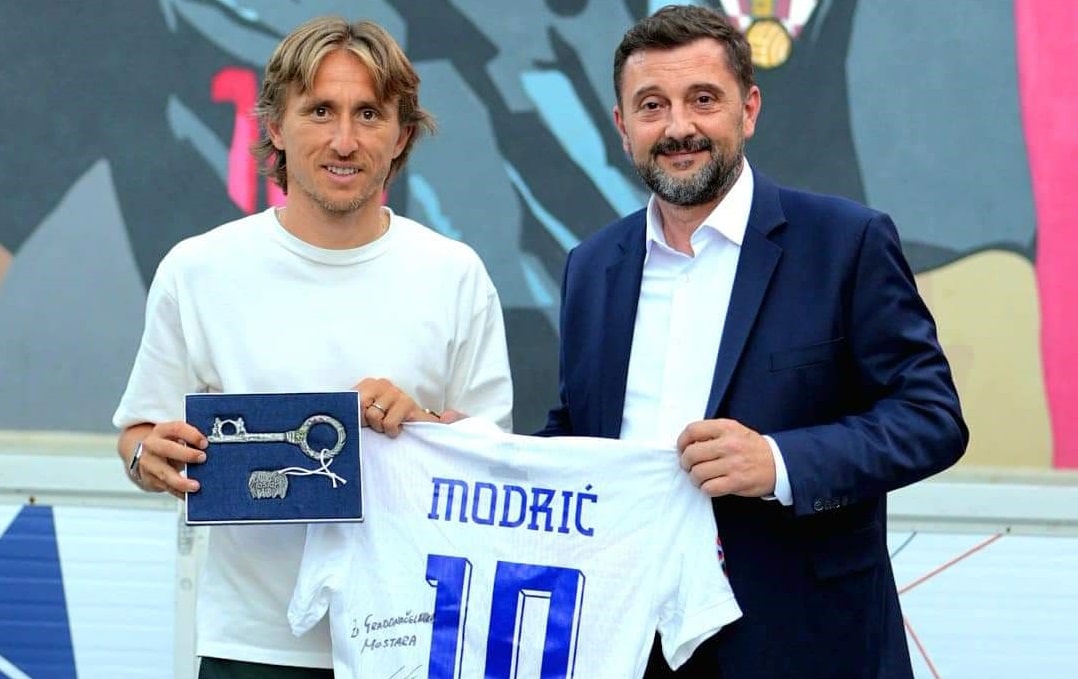 Modrić izazvao euforiju u Mostaru: ‘Pamtim ljubav navijača Zrinjskog!’ Modrić izazvao euforiju u Mostaru: ‘Pamtim ljubav navijača Zrinjskog!’