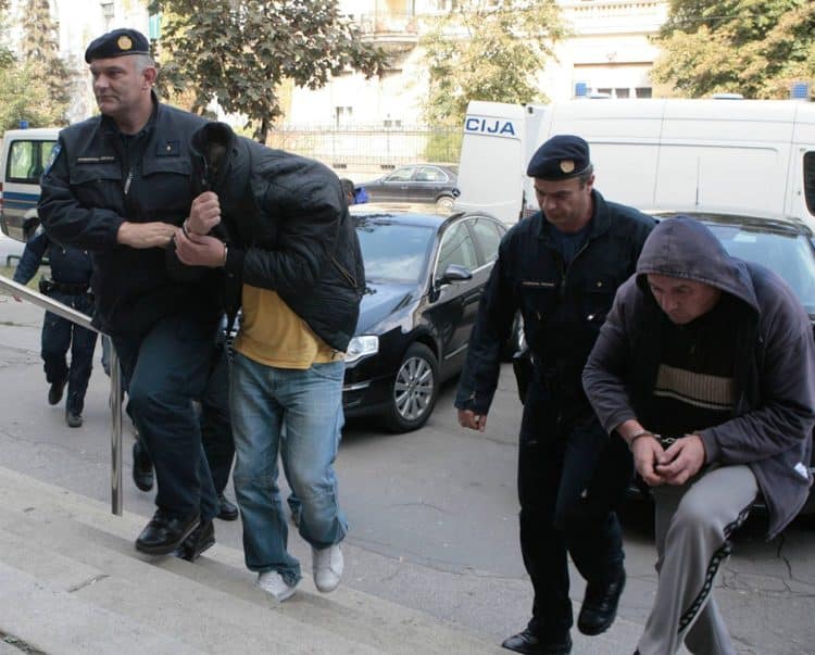U BiH uhitili dvije osobe zbog krijumčarenja migranata Hrvatsku