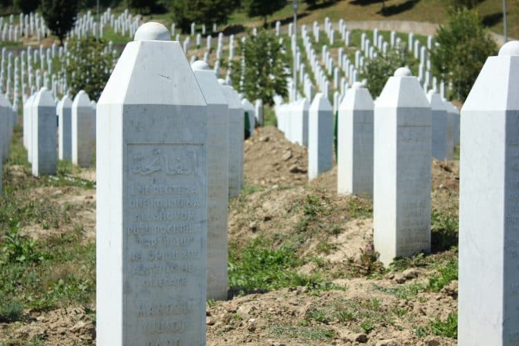 Nadbiskup Vukšić o Srebrenici: ‘Grobovi žrtava veliki su propovjednici mira!’