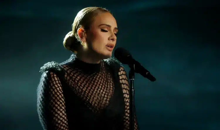 Adele na koncertu u Muenchenu oduševila prijenosom utrke  atletičarki na OI