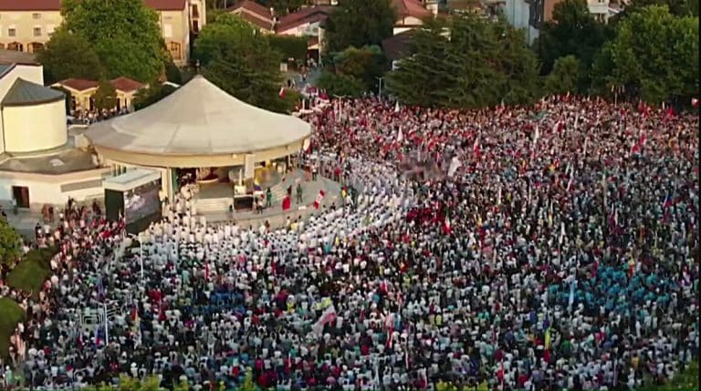 U Međugorju 50.000 ljudi na Mladifestu – Papa ih pozvao na javno svjedočenje vjere