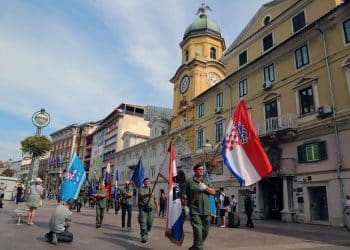 U čast hrvatskim braniteljima u Rijeci održan mimohod ‘Pobjednik 2024’