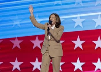 Kamala Harris službeno prihvatila svoju nominaciju za predsjednicu Amerike