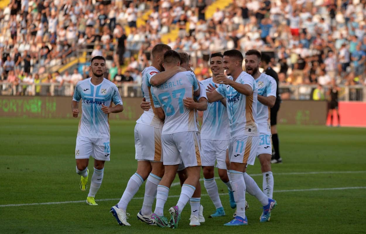Rijeka četvorkom Lokosima otvorila novu sezonu HNL Rijeka četvorkom Lokosima otvorila novu sezonu HNL