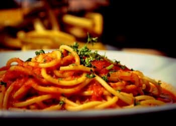 Jednostavno jelo škakljivog imena – spaghetti alla puttanesca