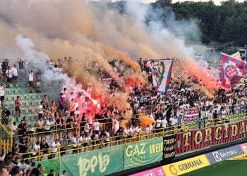 Na autocesti Rijeka – Bosiljevo tučnjava Armade i Torcide