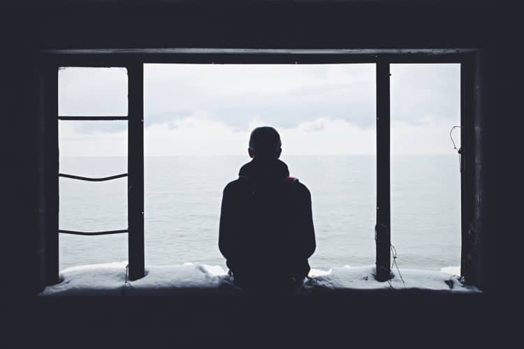 ‘Čovjek uzdiše ogorčen,  sit i presit čovjeka i svih njegovih opačina, ali bez čovjeka sve je laž’