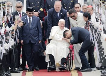 Papa Franjo u posjeti najmnogoljudnijoj muslimanskoj zemlji na svijetu