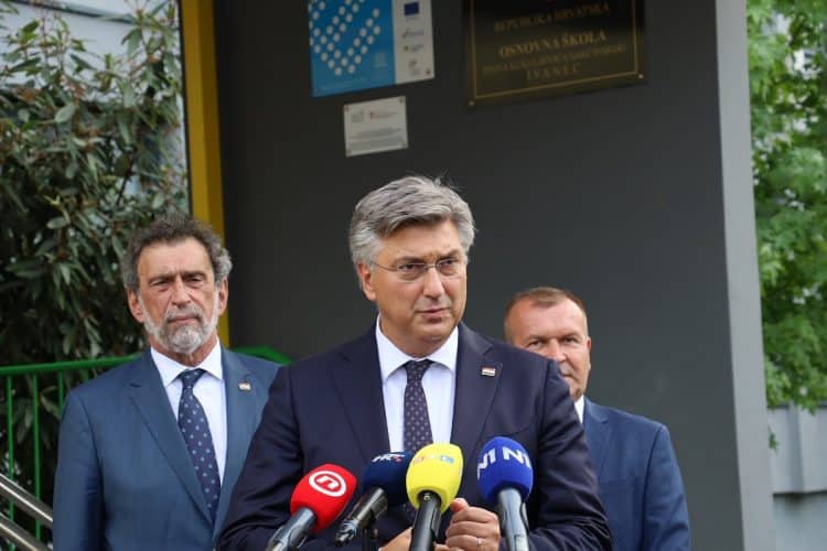 Plenković: Tko sutra digne cijenu laže vas i vara, tek za dva i pol mjeseca će računi biti veći