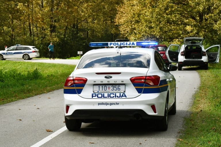 Božinović: Policajac izboden tijekom smjene, liječnici ga pokušavaju stabilizirati