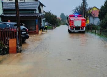 Na Kupi u Karlovcu vodostaj viši od prvotno procijenjenog