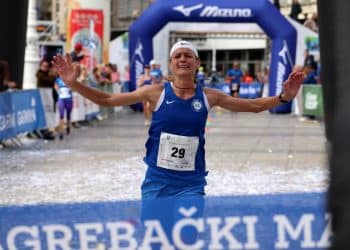 Pobjednici 32. zagrebačkoga maratona Tea Fable i Ivan Dračar
