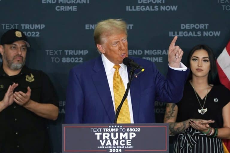 Kamala Harris i Trump ovaj se vikend bore se za neodlučne birače