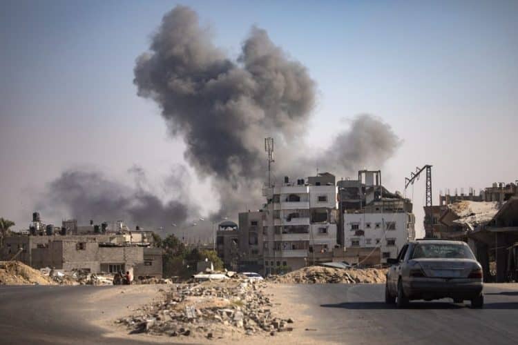 Izraelski vojni napad na Gazu nakon što je Hamas ubio dvojicu izraelskih vojnika