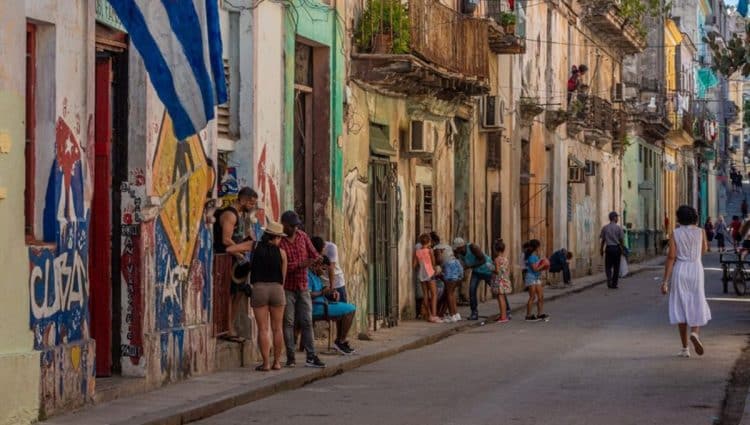 Kuba ponovno vidi svijetlo nakon što je 10 milijuna ljudi ostalo bez struje