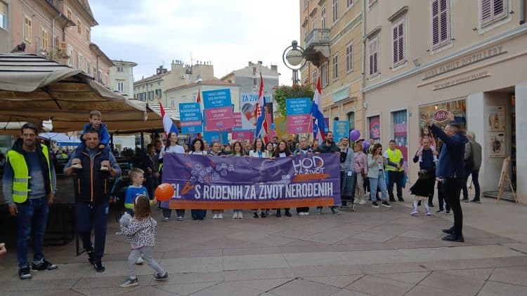 Hod za život održan u Rijeci: ‘Ljubav je ono što pokreće svijet’