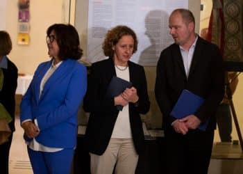 U Zagrebu otvorena izložba “U zagrljaju gluhosljepoće”