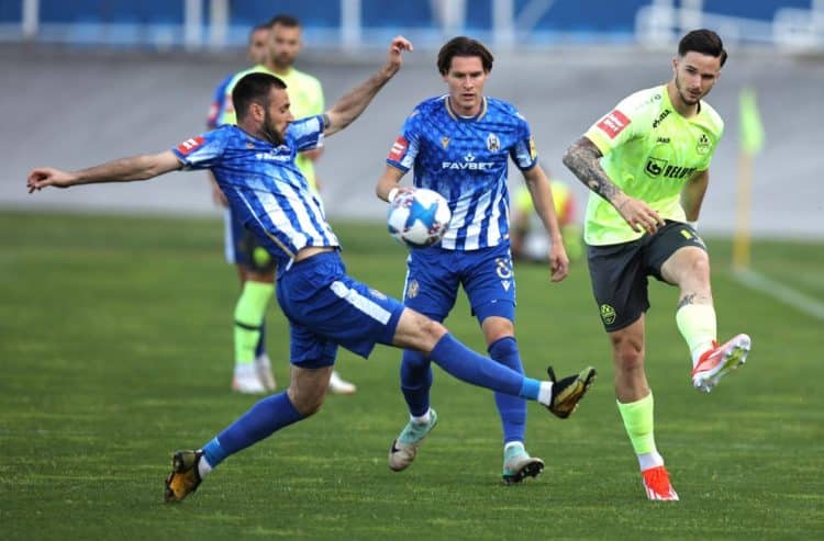 Slaven pobijedio i preskočio Lokomotivu na tablici