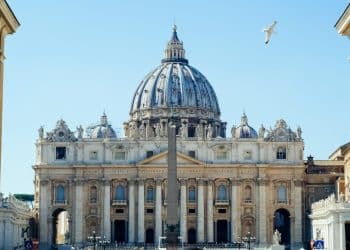 Peticija protiv sječe božićnog drvca za Vatikan postala viralna