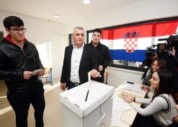 Biramo predsjednika ili predsjednicu – do podneva glasalo 14 posto birača