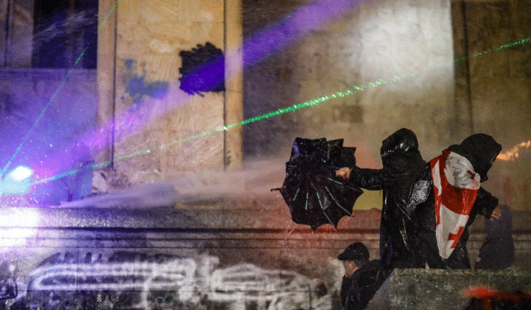 Napetosti u Gruziji: Oporbeni vođa uhićen, prosvjedi eskaliraju