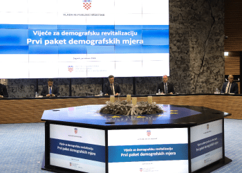 Plenković: ‘Prema analizama, 97 posto žena koje su rodile primat će punu plaću’
