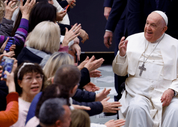 Papa Franjo Svetu godinu otvara na Badnjak